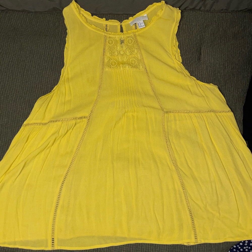 Flowy yellow top